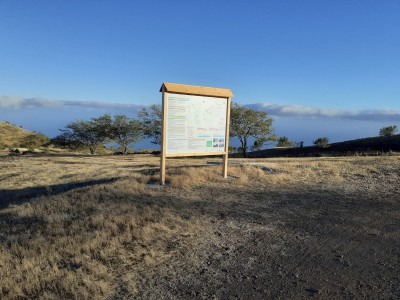 Grassteppe am Fusse des höchsten Berges